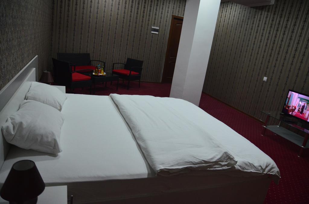Dream Hotel Chisinau Bagian luar foto