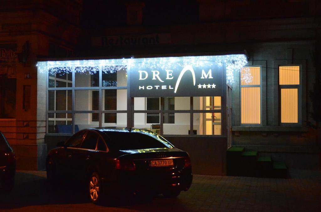 Dream Hotel Chisinau Bagian luar foto