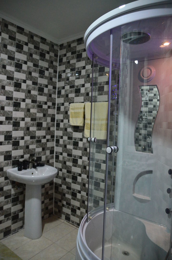 Dream Hotel Chisinau Bagian luar foto